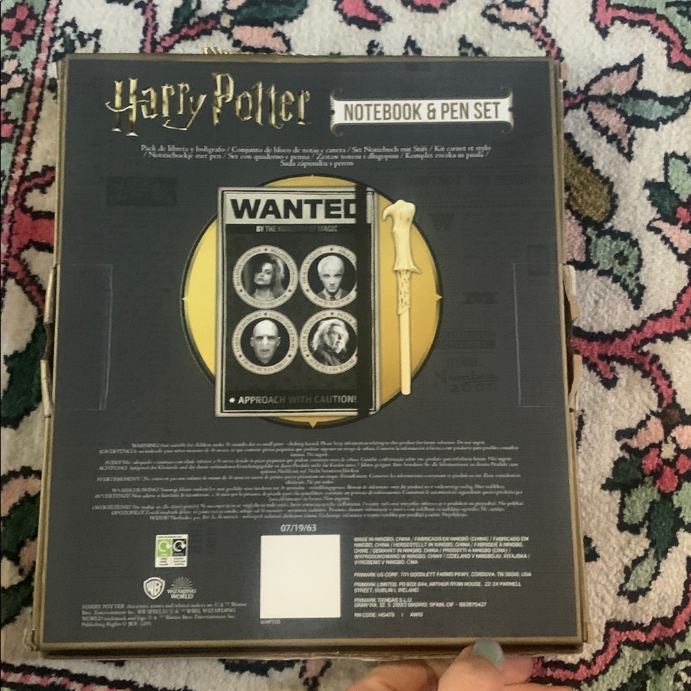 Harry Potter Wanted Notebook and Pen Set - Picture 2 of 2